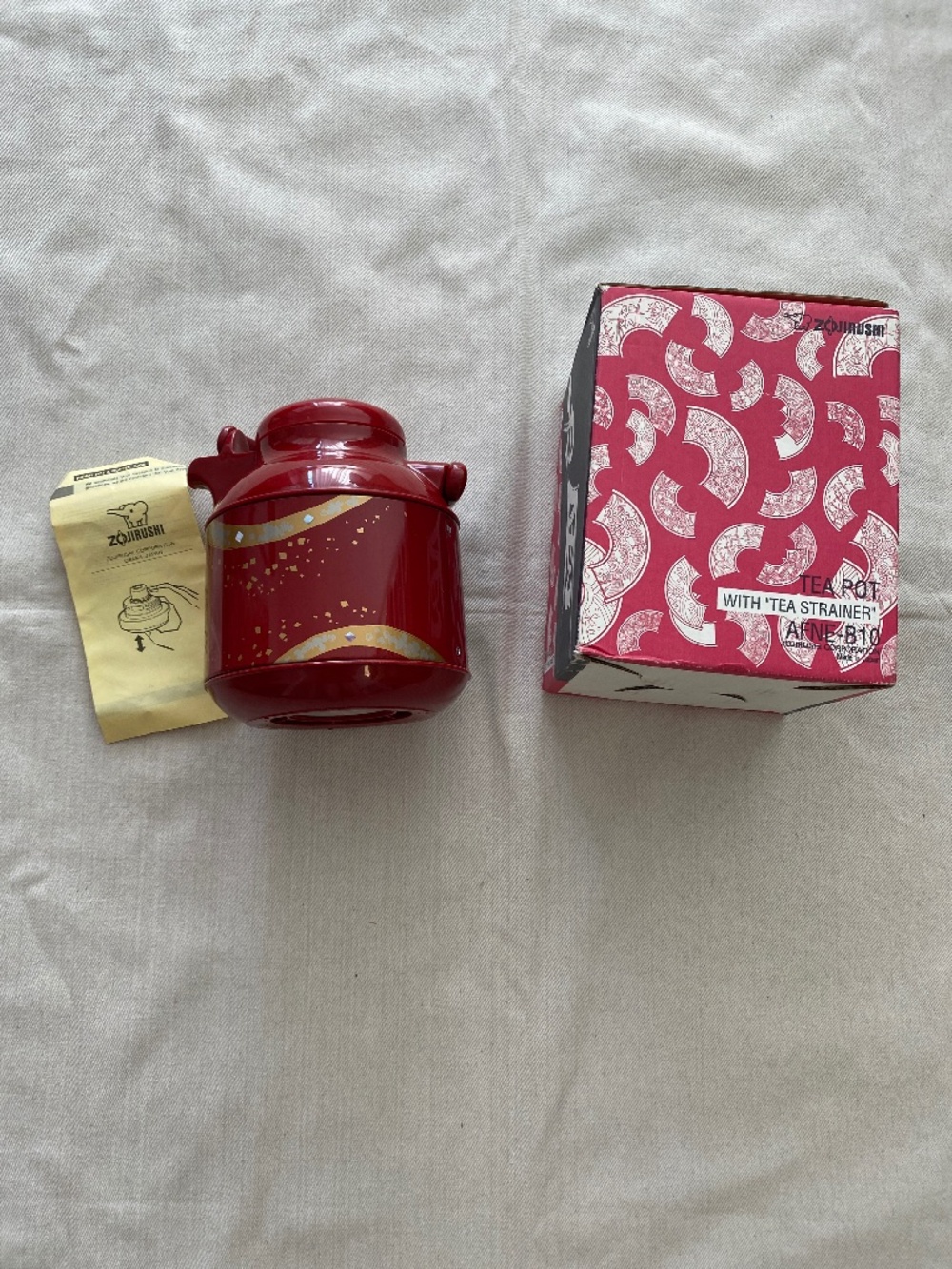 Zojirushi AFNE-B10 Red Teapot with Strainer